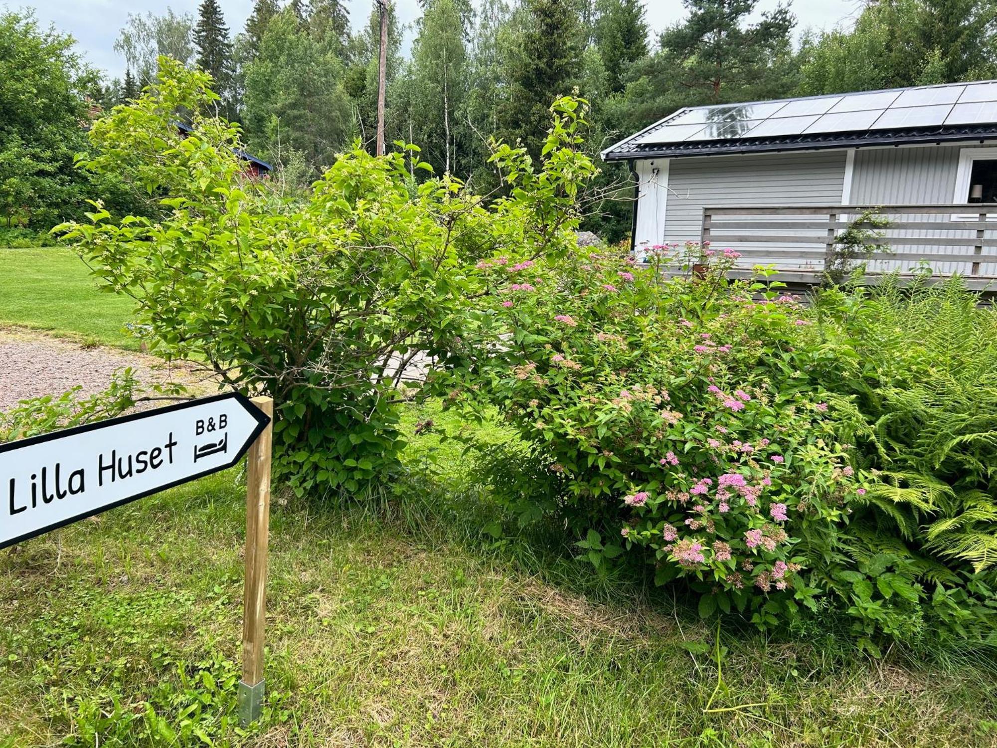 Lilla Huset Bed & Breakfast - Countryside Guesthouse, Free Parking Örebro Eksteriør billede