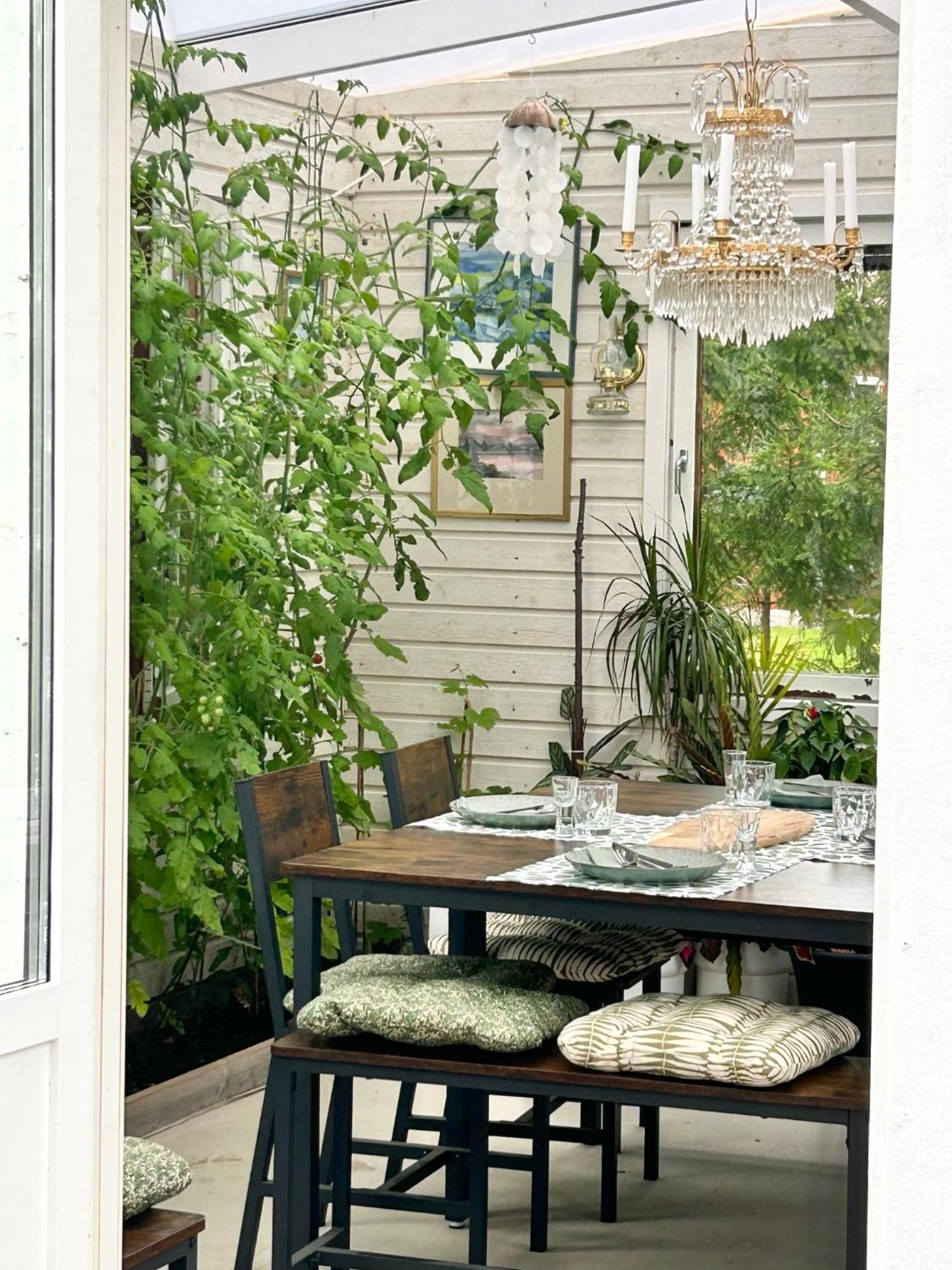 Lilla Huset Bed & Breakfast - Countryside Guesthouse, Free Parking Örebro Eksteriør billede