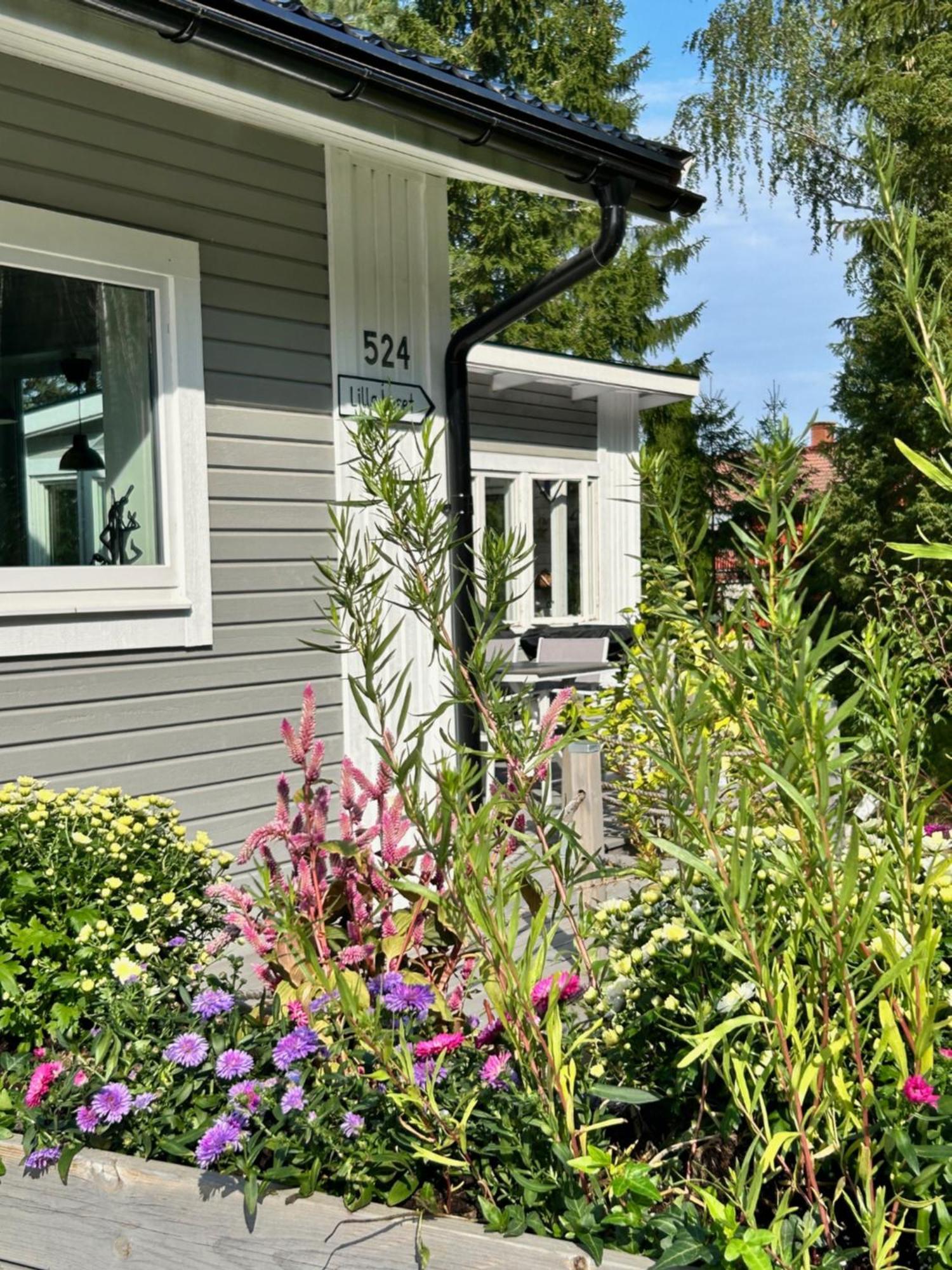 Lilla Huset Bed & Breakfast - Countryside Guesthouse, Free Parking Örebro Eksteriør billede