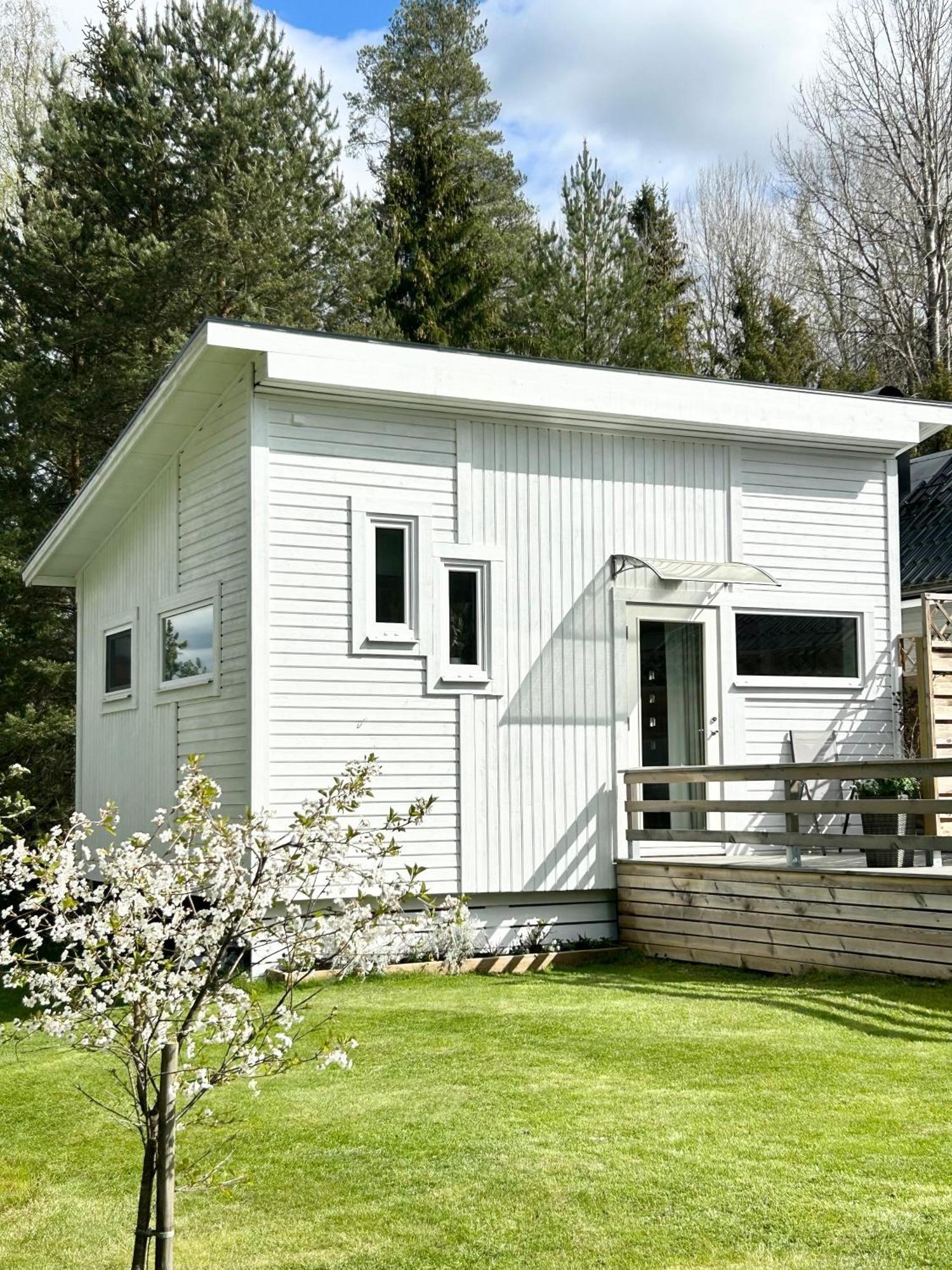 Lilla Huset Bed & Breakfast - Countryside Guesthouse, Free Parking Örebro Eksteriør billede